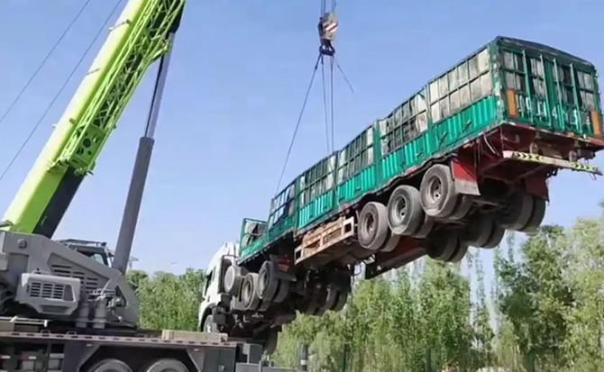 西峡道路脱困救援案例